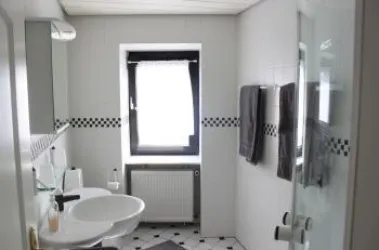 Studio 1 / Badezimmer