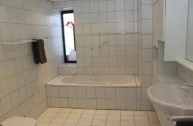 Studio 3 Badezimmer mit Badewanne