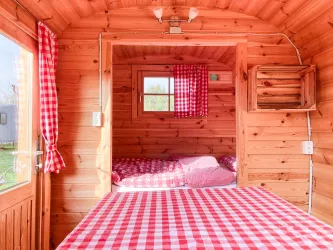 Camping Resort Rülzheim Weinfass Riesling (© Südpfalz-Tourismus Landkreis Germersheim e.V.)