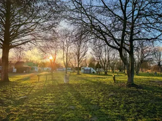 Camping Resort Rülzheim Stellplätze 2 (© Südpfalz-Tourismus Landkreis Germersheim e.V.)