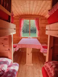 Camping Resort Rülzheim Weinfass Weißherbst (© Südpfalz-Tourismus Landkreis Germersheim e.V.)