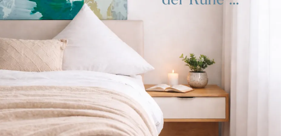 Wohnzimmer mit farblich passendem Gemälde