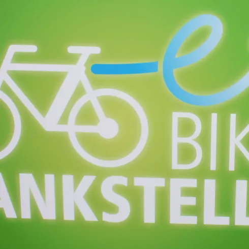 Schild E-Bike Ladestation